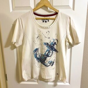 Blue Willi’s anchor t- shirt.